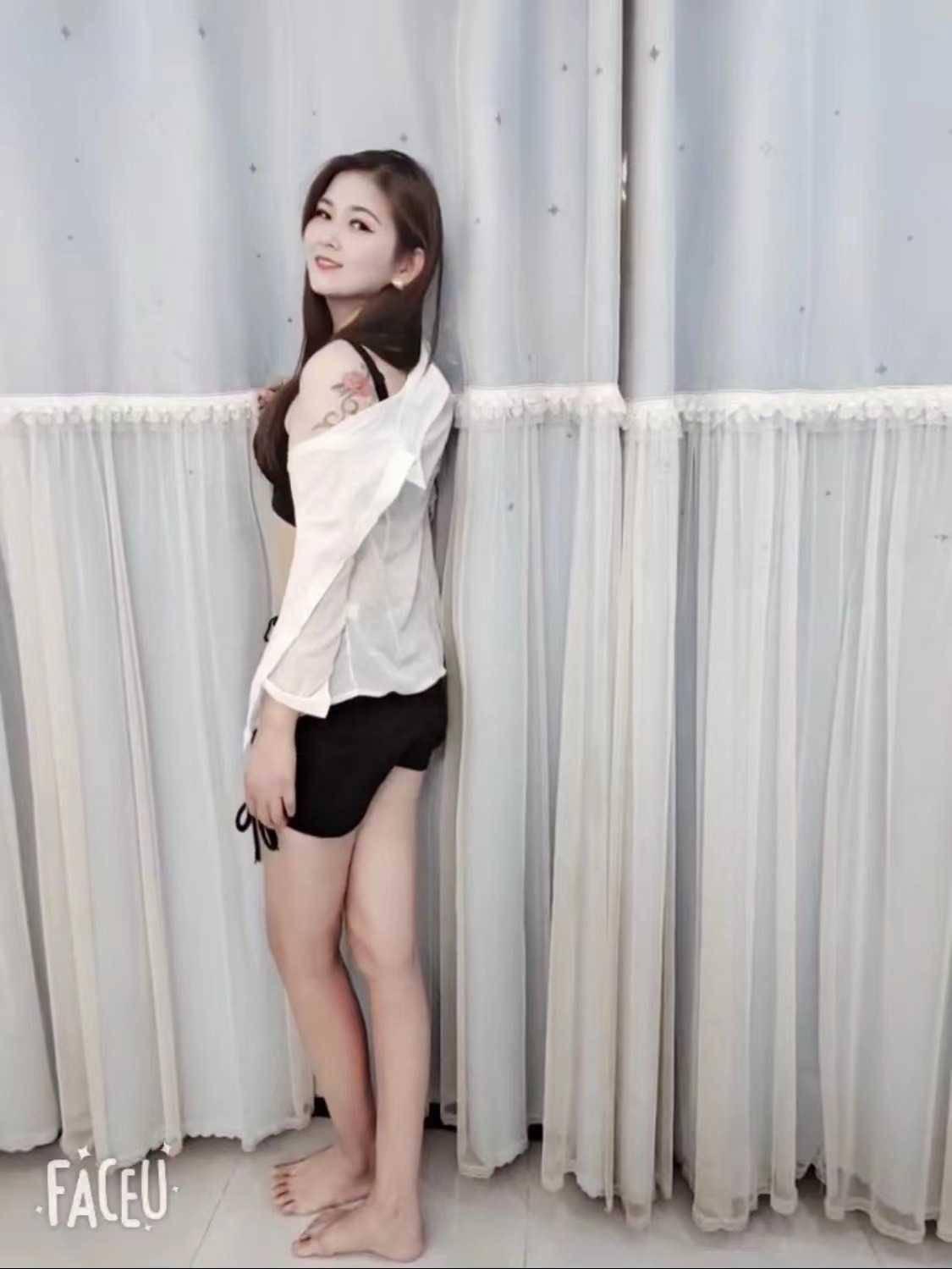 分享一个可爱的小美女