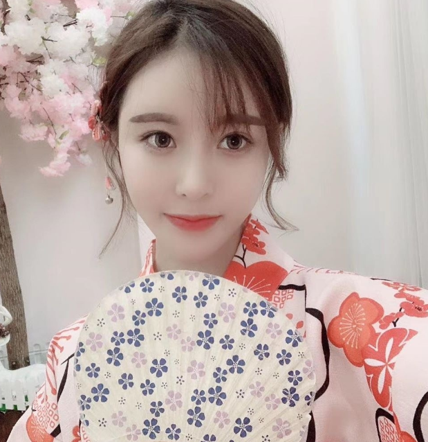 中日混血 忠信岛美 纯情美少女 父亲是日本人